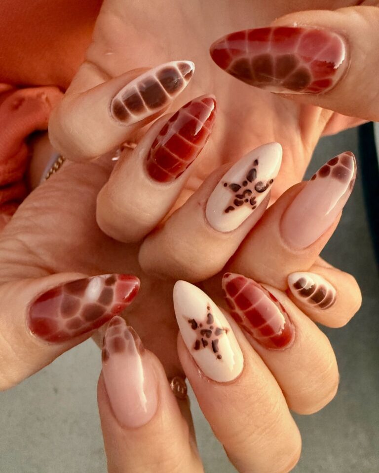 Chic Autumn Nails