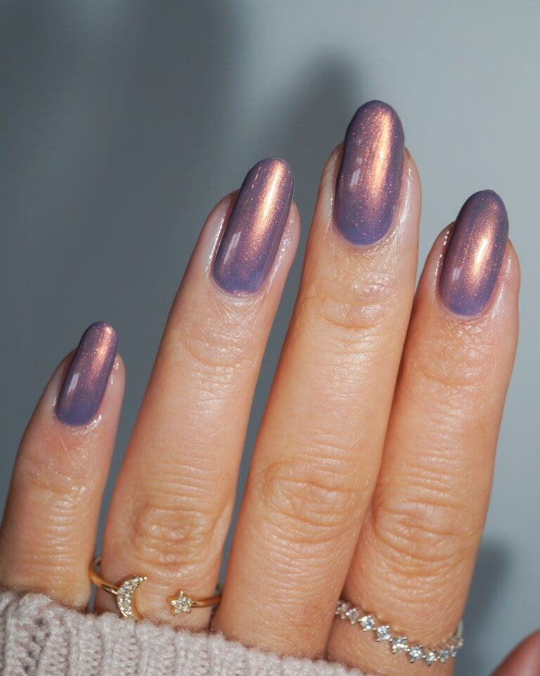 Magical Iridescent Nails for Fall and Winter