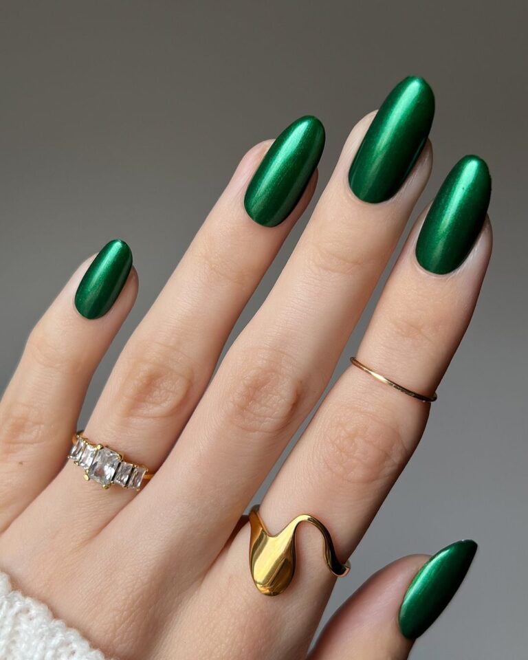 Green Holiday Nails