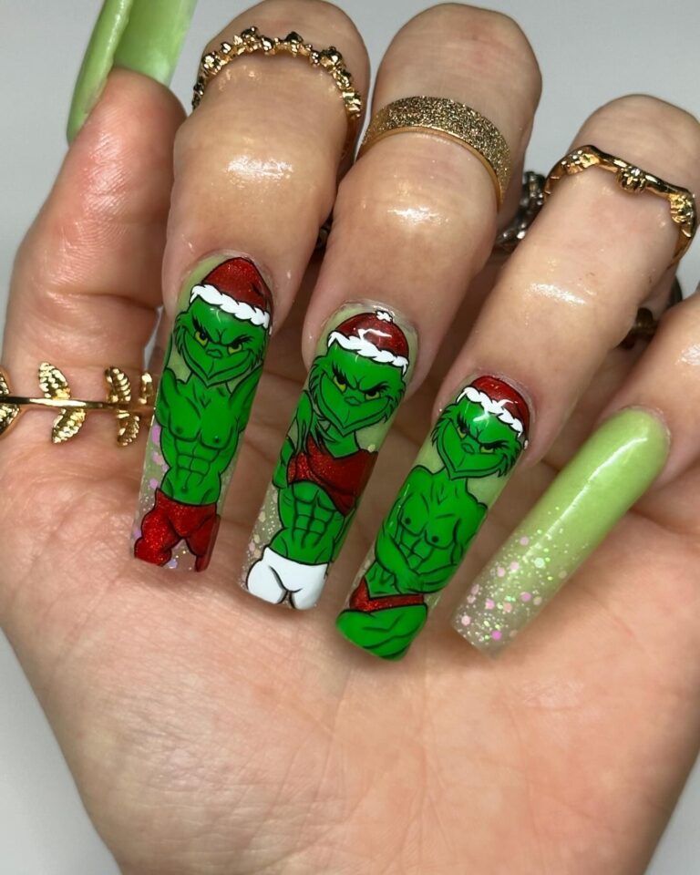 Grinch Nail Art